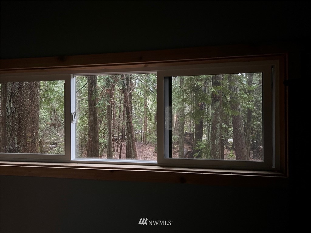 462 Moose Trail Point Roberts, WA 98281 - Photo 7 of 17 a view of a balcony