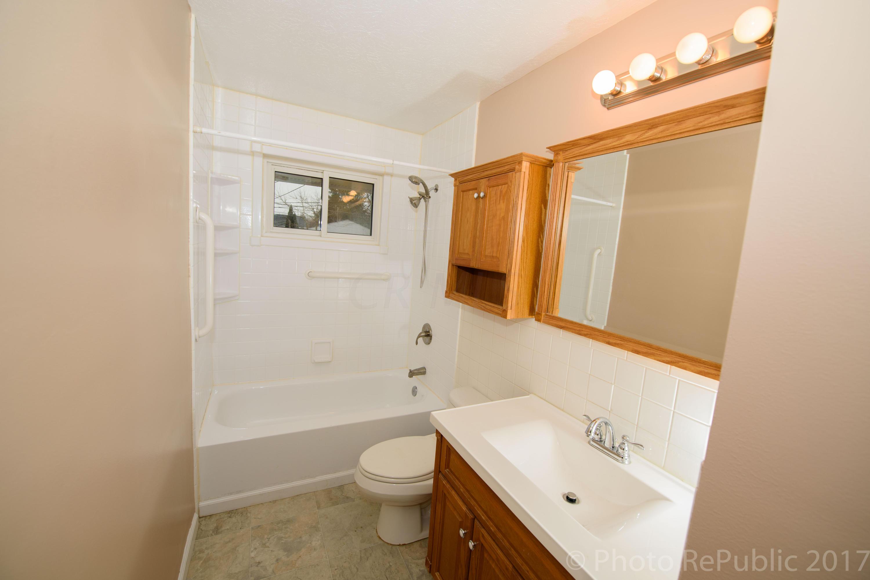 5142 Rutledge Drive South Columbus, OH 43232 - Photo 11 of 19