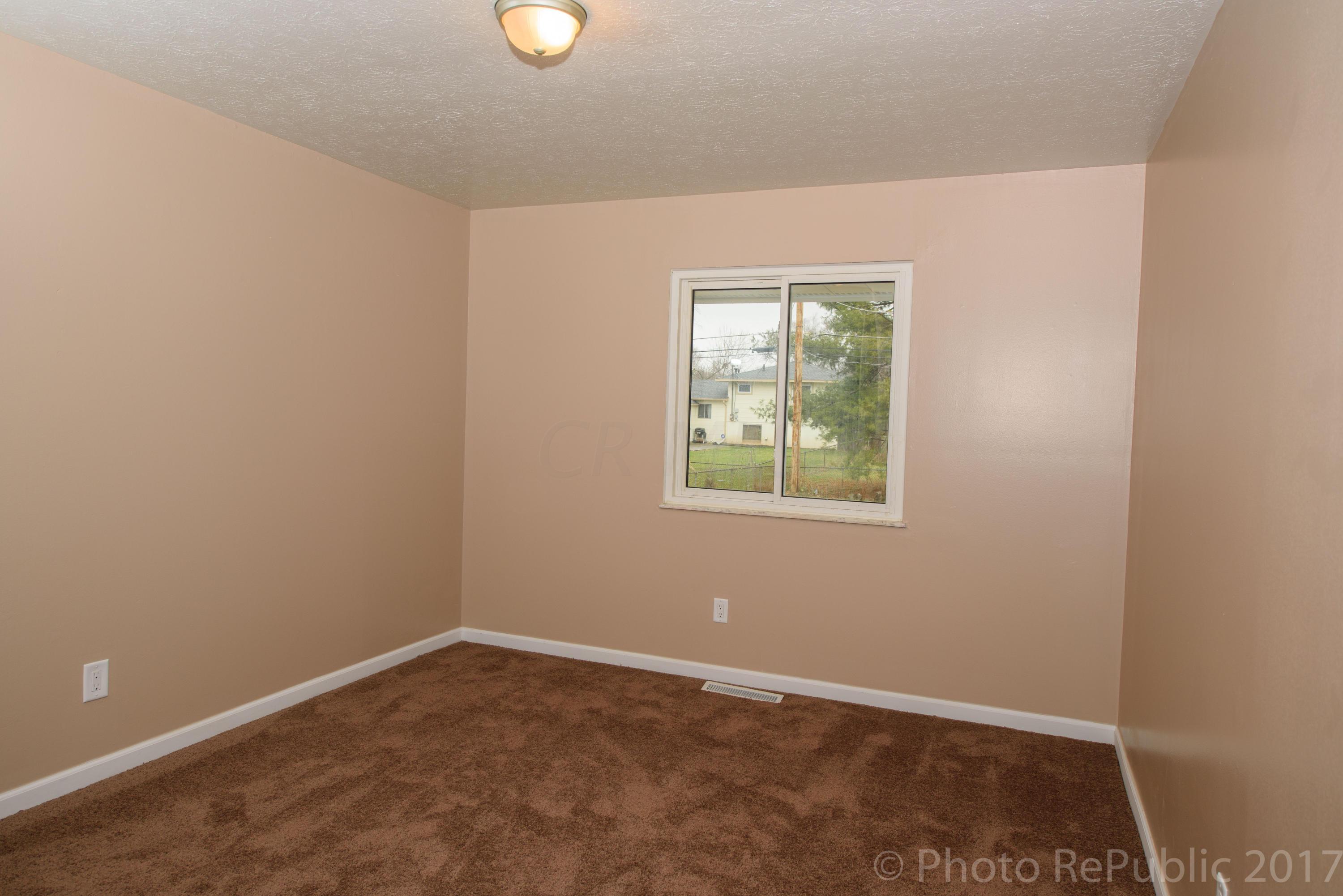 5142 Rutledge Drive South Columbus, OH 43232 - Photo 8 of 19