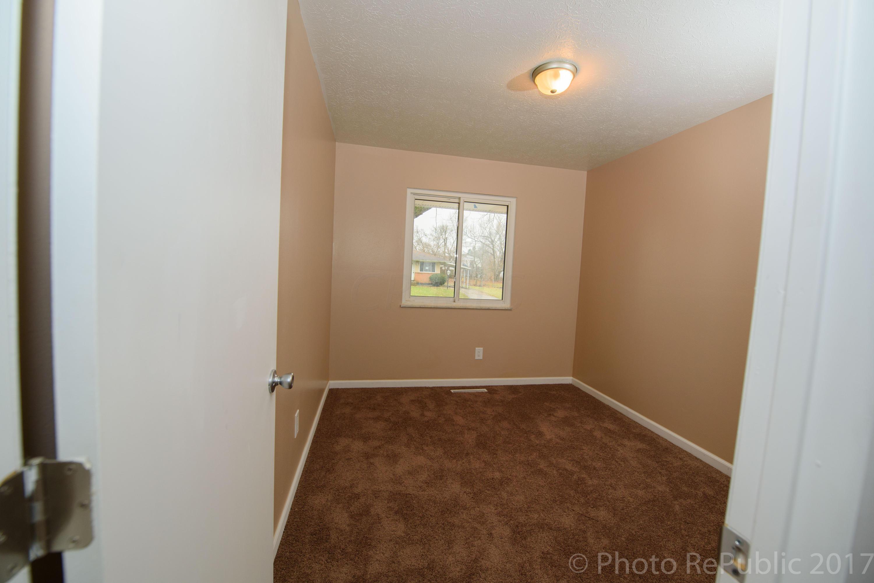 5142 Rutledge Drive South Columbus, OH 43232 - Photo 9 of 19