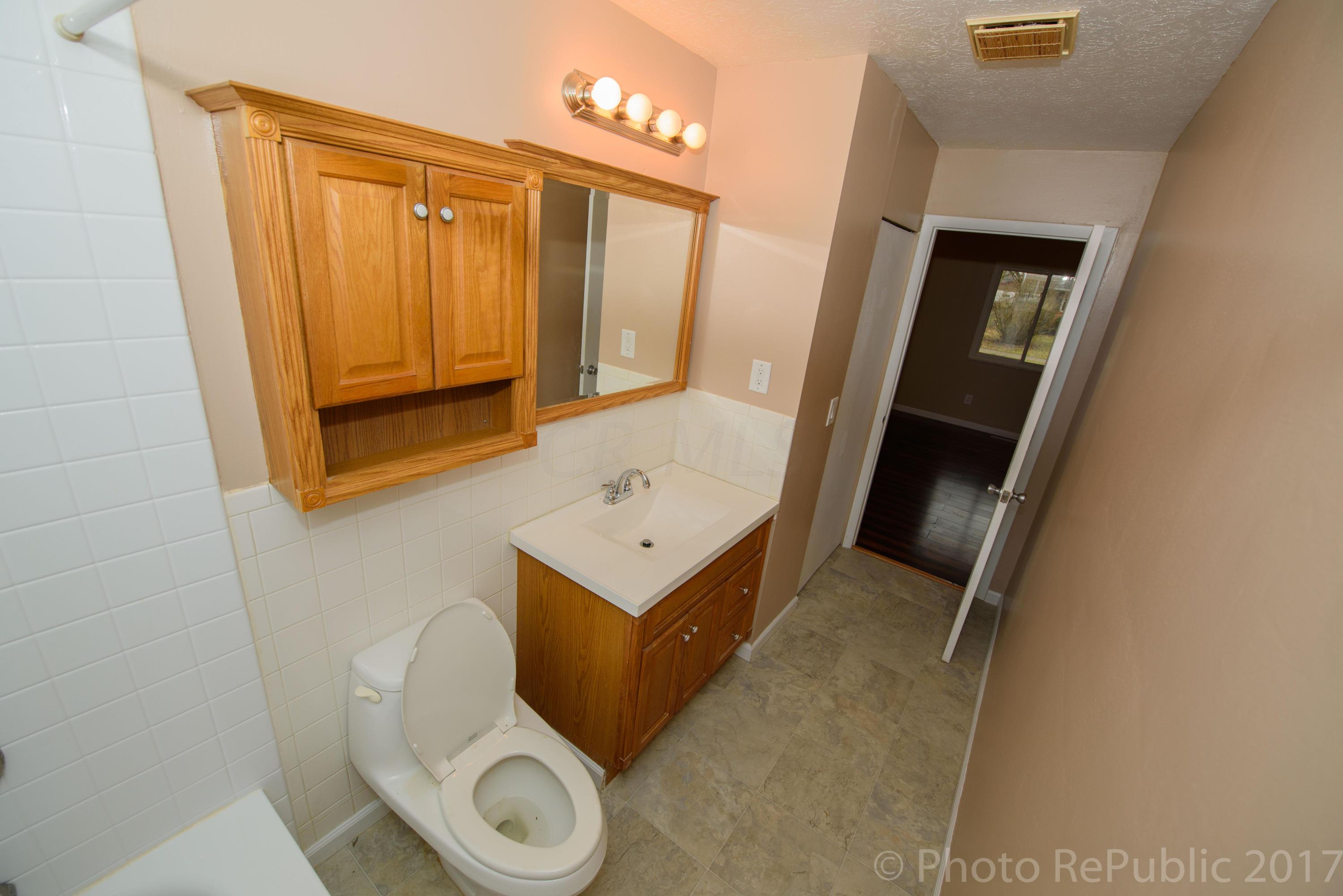 5142 Rutledge Drive South Columbus, OH 43232 - Photo 10 of 19