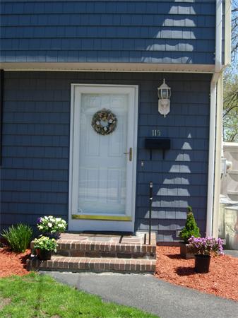 115 Hillside Road Braintree, MA 02184 - Photo 4 of 12 Gallery Image 4