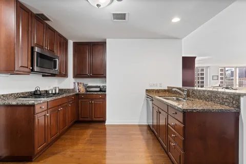 $1,375,000 | 21 East Huron Street, Unit 2803, Chicago, IL 60611