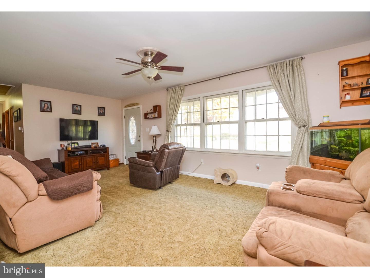 2842 Middletown Road Bethlehem, PA 18020 - Photo 4 of 18