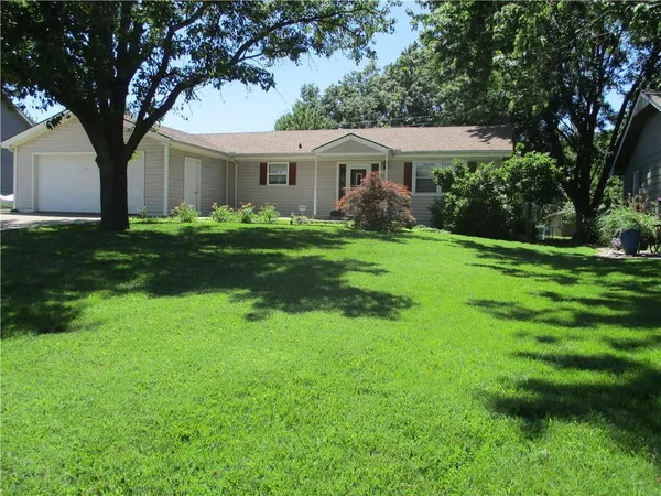 $250,000 | 1542 South Elm Street, Ottawa, KS 66067