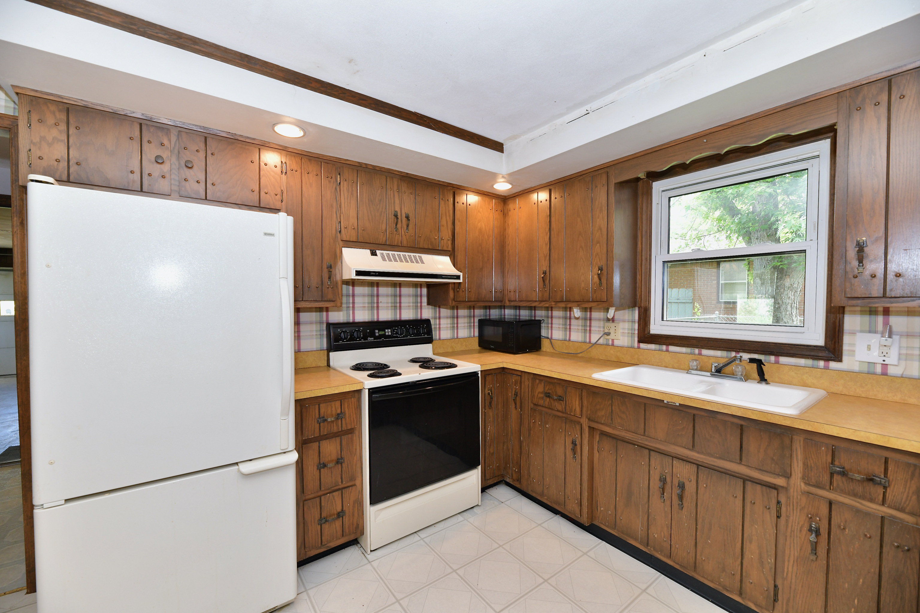 2527 Lindberg Road Anderson, IN 46012 - Photo 17 of 29