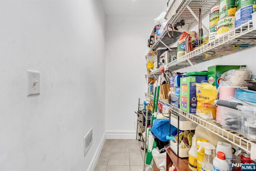 467 Summit Avenue Hackensack, NJ 07601 - Photo 20 of 50