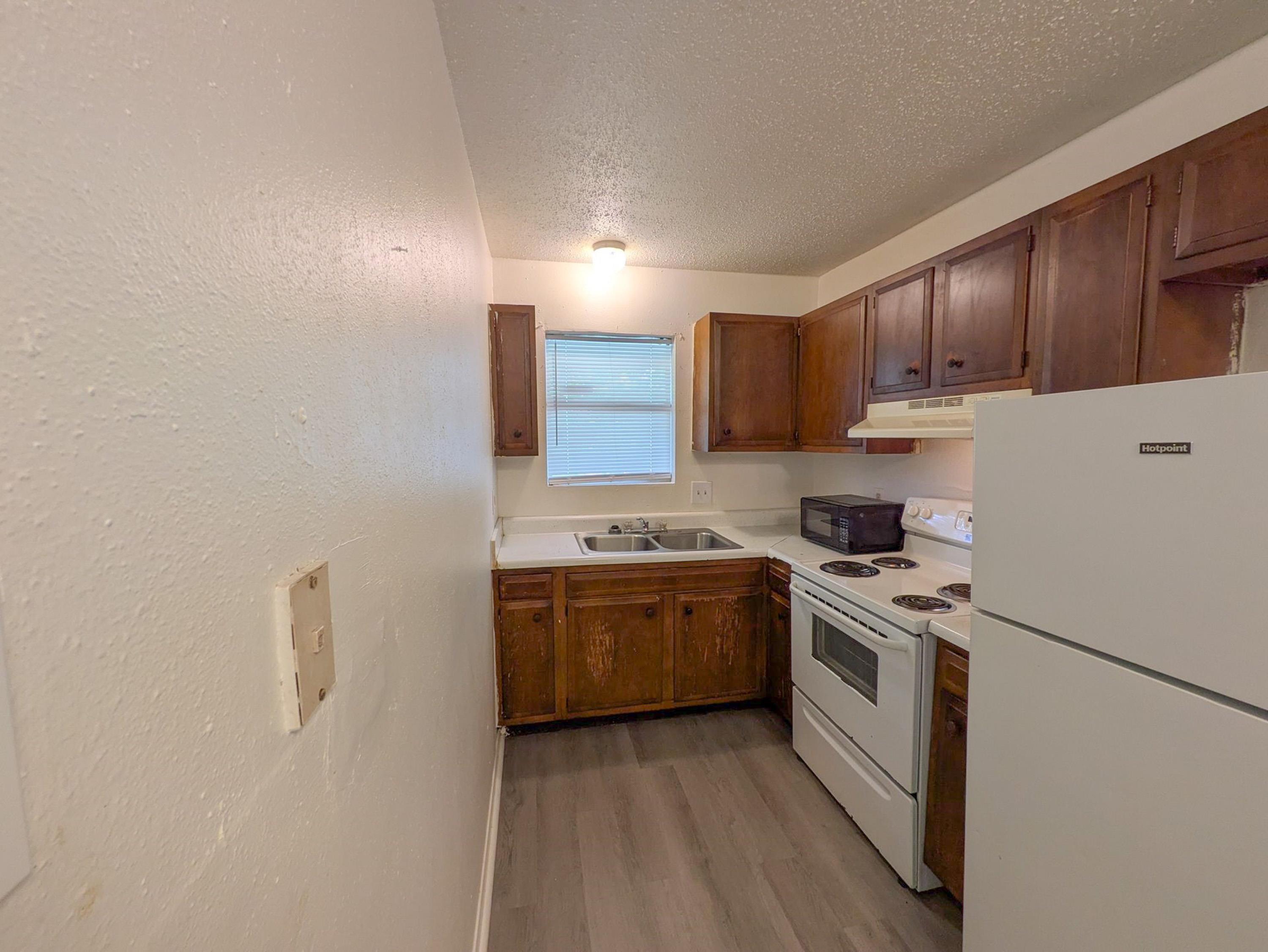 690 Adams Street Beaumont, TX 77705 - Photo 5 of 9