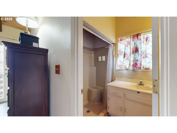 $374,900 | 314 South Normal Street, Weston, OR 97886