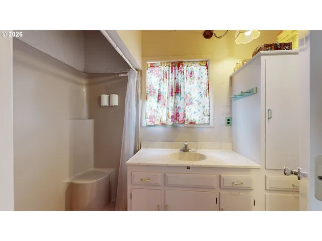 $374,900 | 314 South Normal Street, Weston, OR 97886