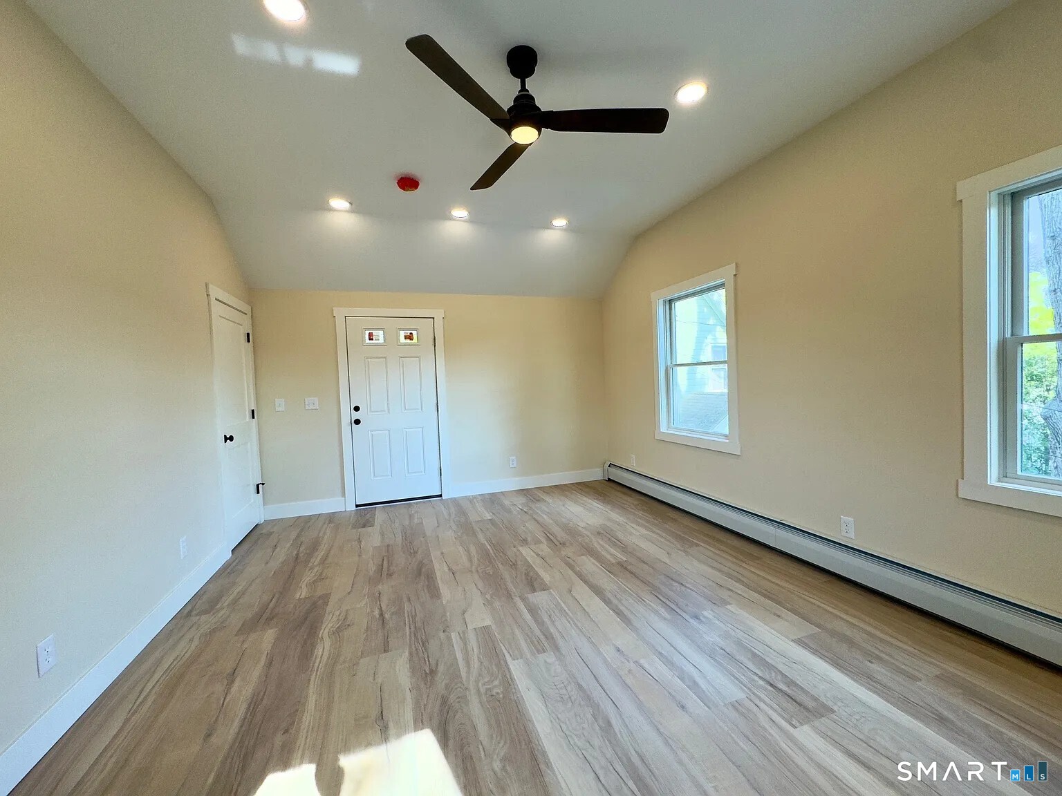 257 Long Ridge Road Stamford, CT 06905 - Photo 4 of 5 Gallery Image 4