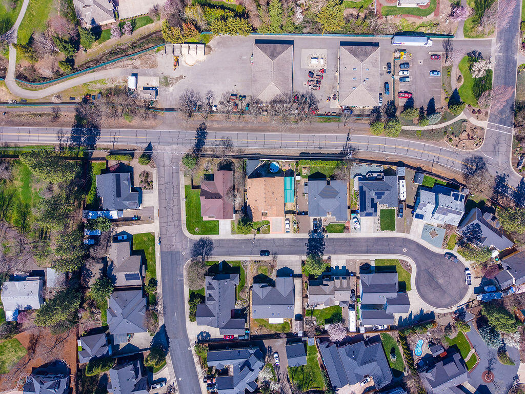 19 Pine Court Eagle Point, OR 97524 - Photo 38 of 41 DJI_20260317134359_0419_D-HDR-2
