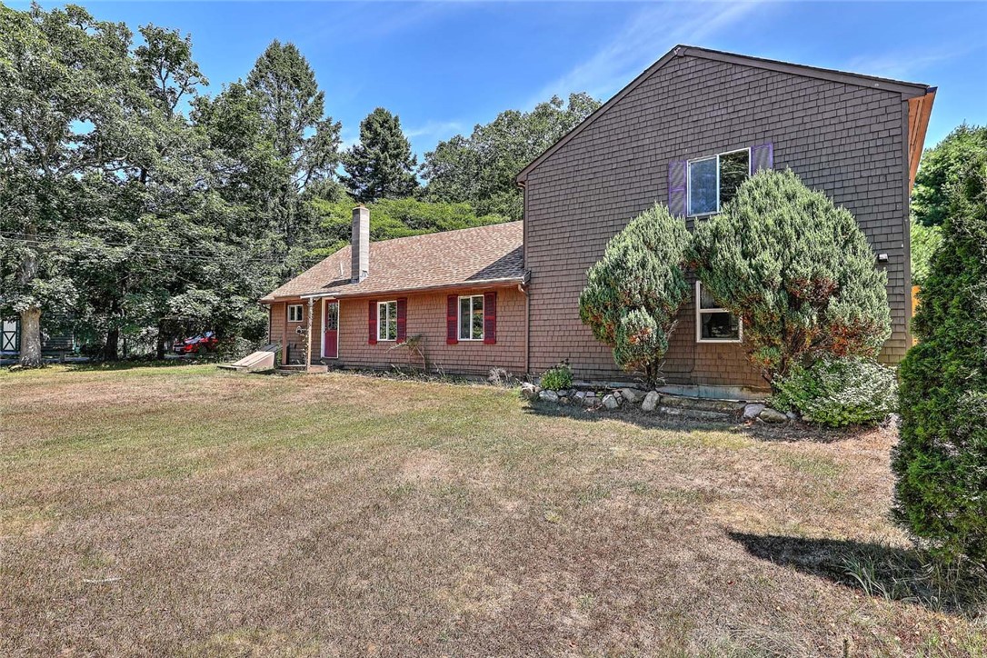 10 Narrow Lane Charlestown, RI 02813 - Photo 4 of 48