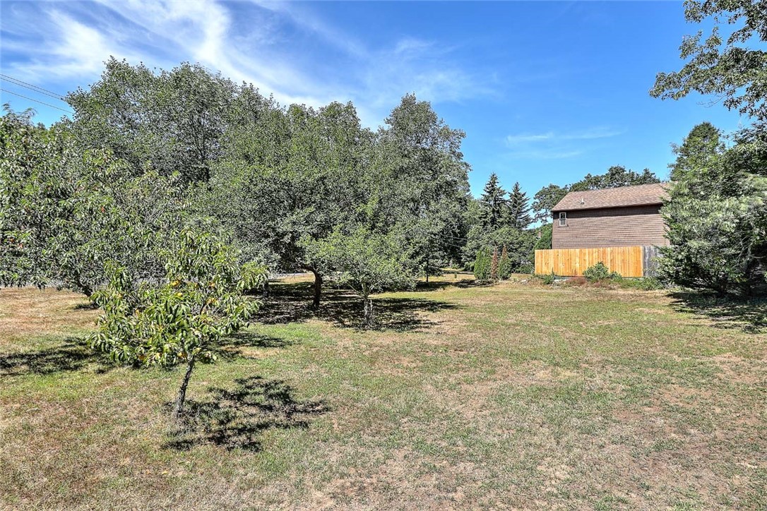 10 Narrow Lane Charlestown, RI 02813 - Photo 5 of 48