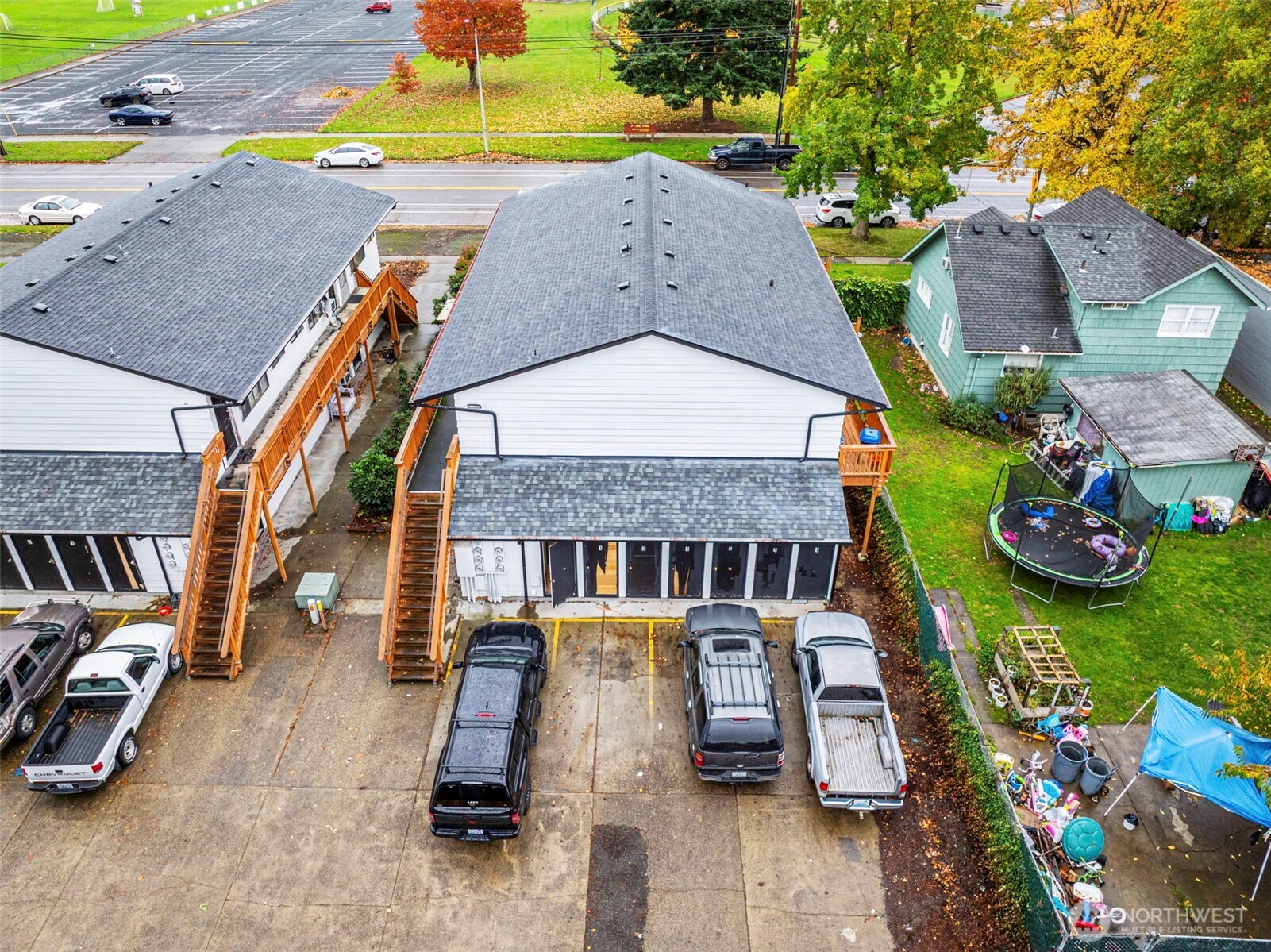 947 7th Avenue Longview, WA 98632 - Photo 8 of 13 an aerial view of a house with garden space and street view
