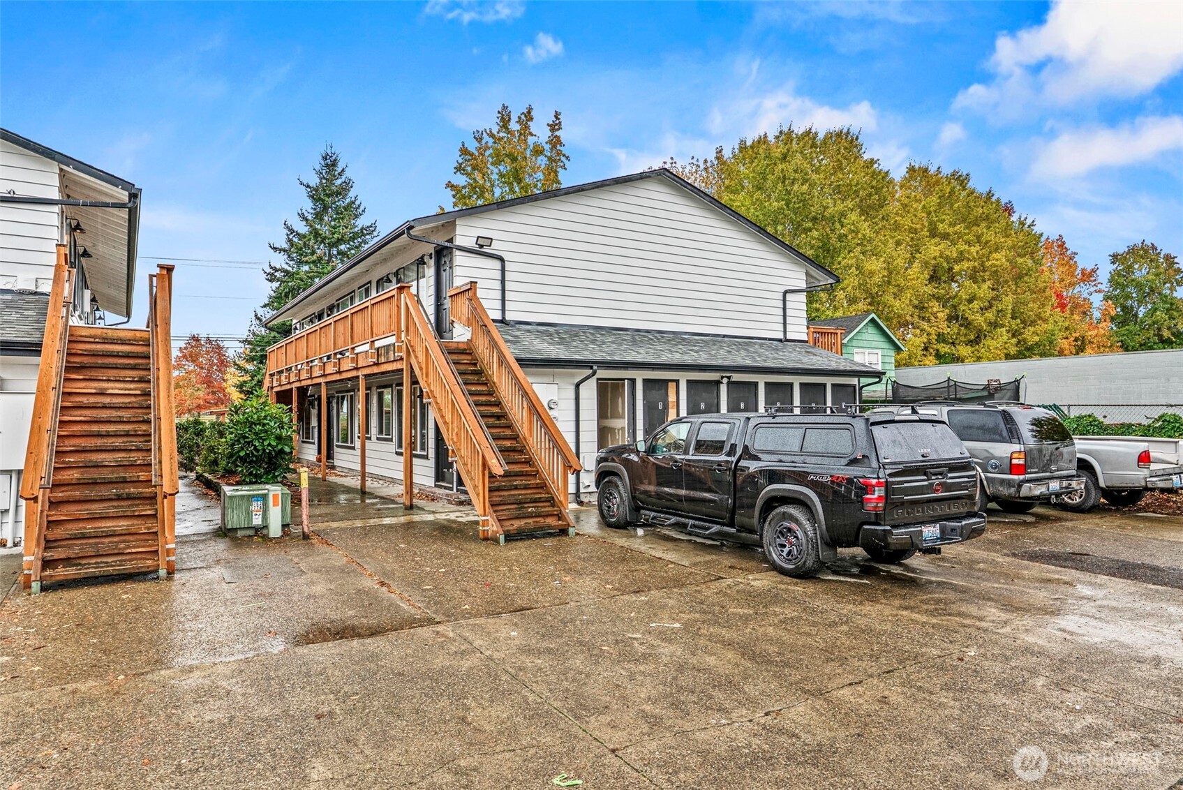 947 7th Avenue Longview, WA 98632 - Photo 9 of 13 a car parked in front of a house