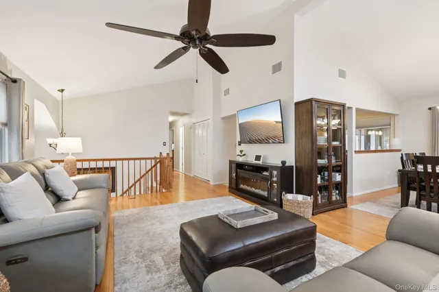 $840,000 | 4 Austin Way, Tappan, NY 10983