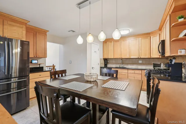 $840,000 | 4 Austin Way, Tappan, NY 10983