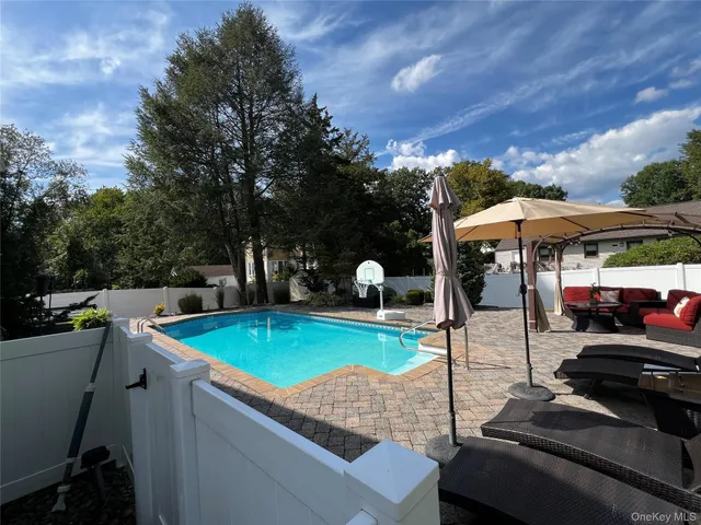 $840,000 | 4 Austin Way, Tappan, NY 10983