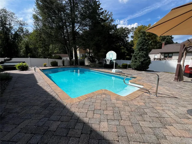 $840,000 | 4 Austin Way, Tappan, NY 10983