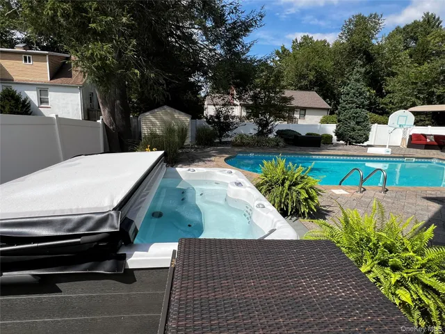 $840,000 | 4 Austin Way, Tappan, NY 10983