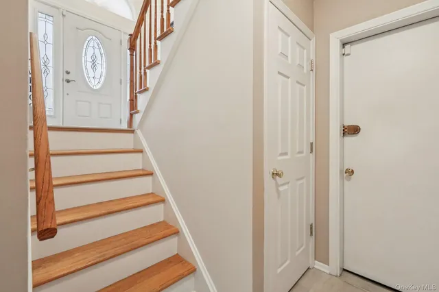 $840,000 | 4 Austin Way, Tappan, NY 10983