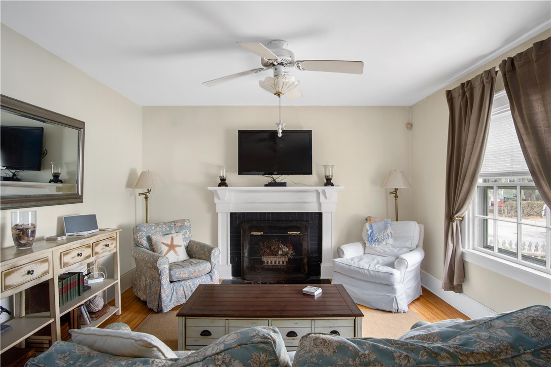 84 3rd Street Newport, RI 02840 - Photo 5 of 19