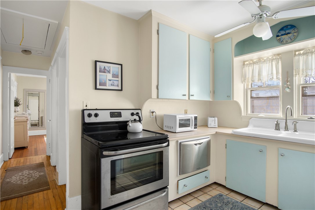 84 3rd Street Newport, RI 02840 - Photo 6 of 19