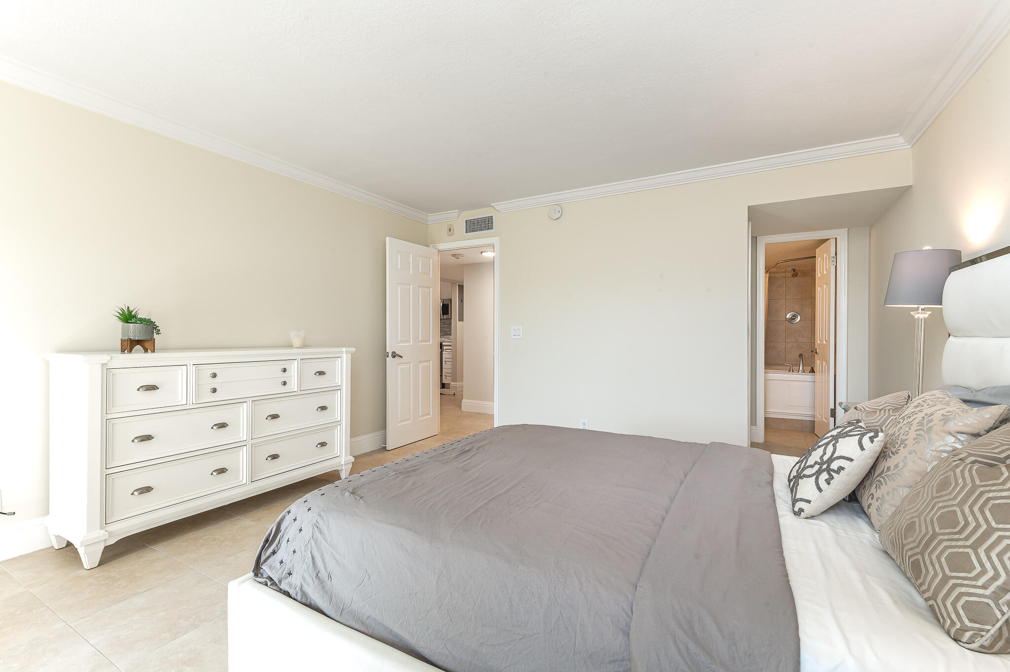 1111 South Ocean Boulevard, Unit 320 Boca Raton, FL 33432 - Photo 11 of 24 Primary Bedroom