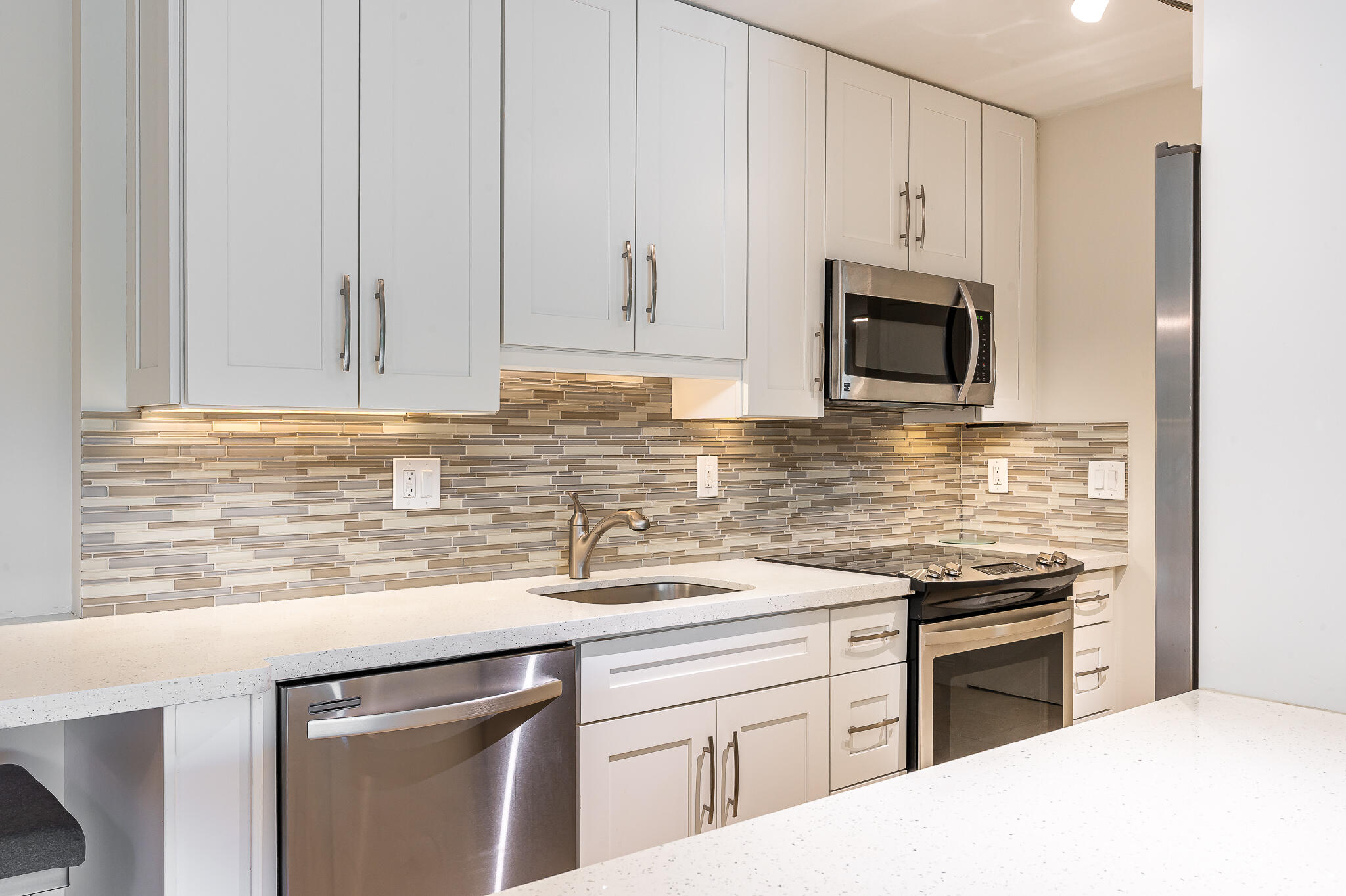 1111 South Ocean Boulevard, Unit 320 Boca Raton, FL 33432 - Photo 5 of 24 Kitchen 3