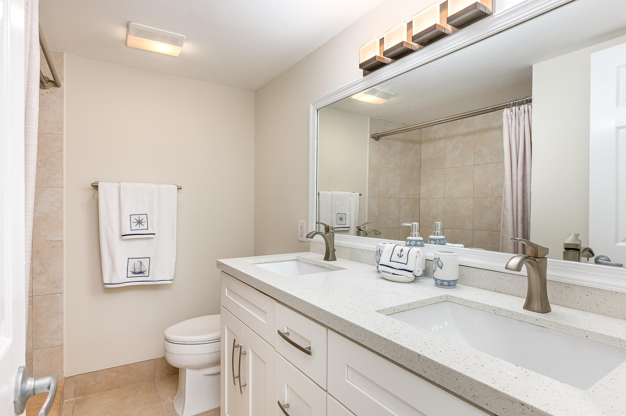 1111 South Ocean Boulevard, Unit 320 Boca Raton, FL 33432 - Photo 9 of 24 Guest Bathroom