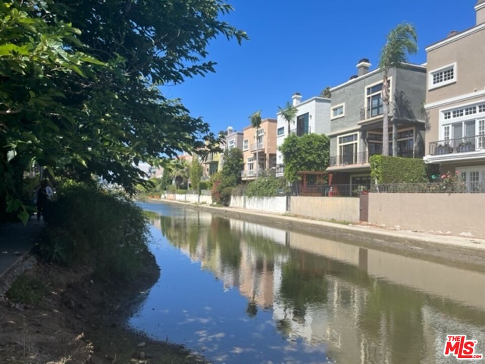 3809 Gran Corso Venice, CA 90292 - Photo 12 of 19 a view of a lake view