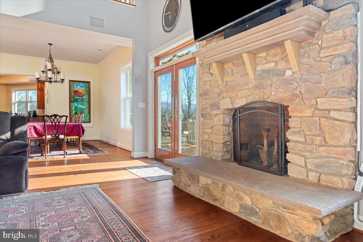1406 Panhandle Road Bentonville, VA 22610 - Photo 7 of 118 Living Room