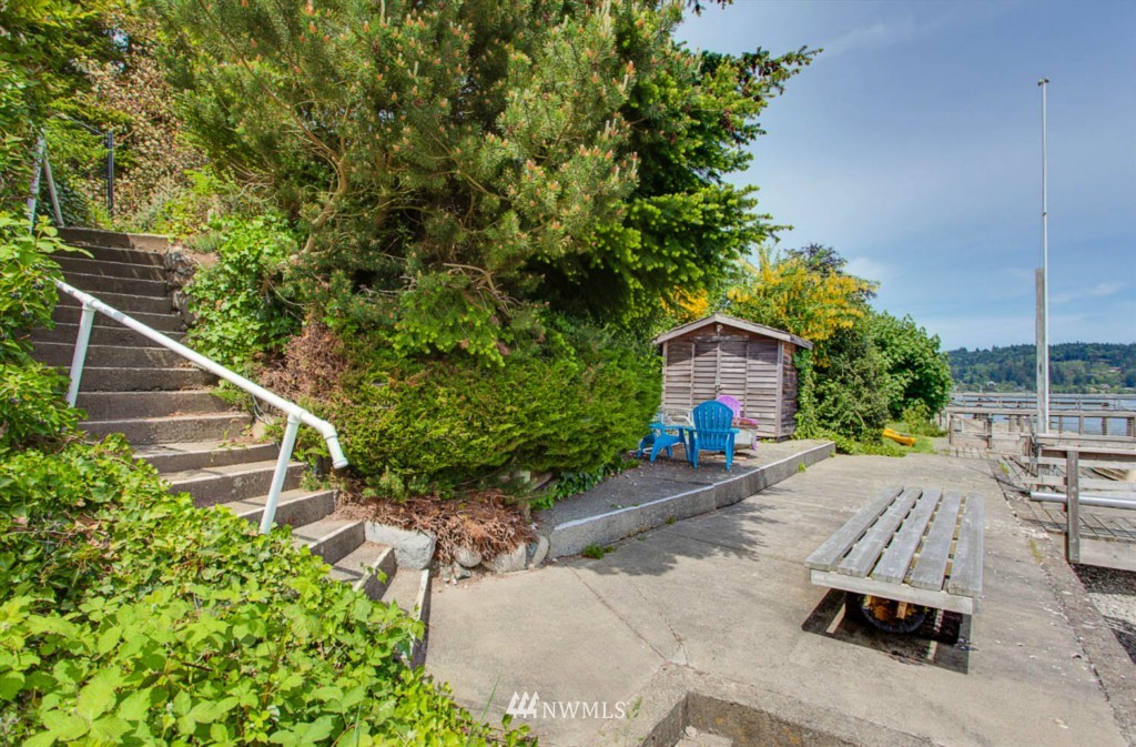 15958-15972 Virginia Point Road Northeast Poulsbo, WA 98370 - Photo 16 of 24 Gallery Image 16