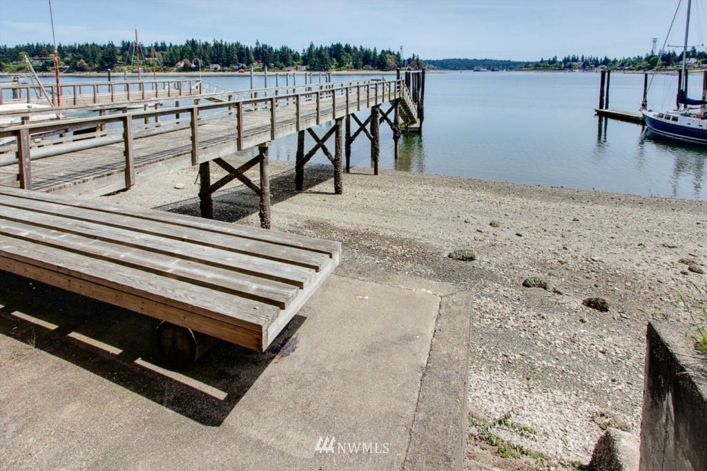 15958-15972 Virginia Point Road Northeast Poulsbo, WA 98370 - Photo 17 of 24 Gallery Image 17