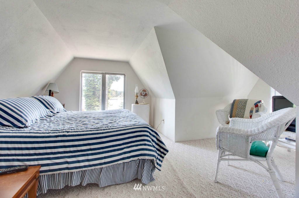 15958-15972 Virginia Point Road Northeast Poulsbo, WA 98370 - Photo 23 of 24 Gallery Image 23