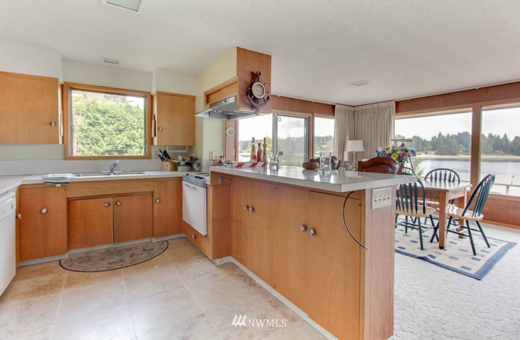15958-15972 Virginia Point Road Northeast Poulsbo, WA 98370 - Photo 5 of 24 Gallery Image 5