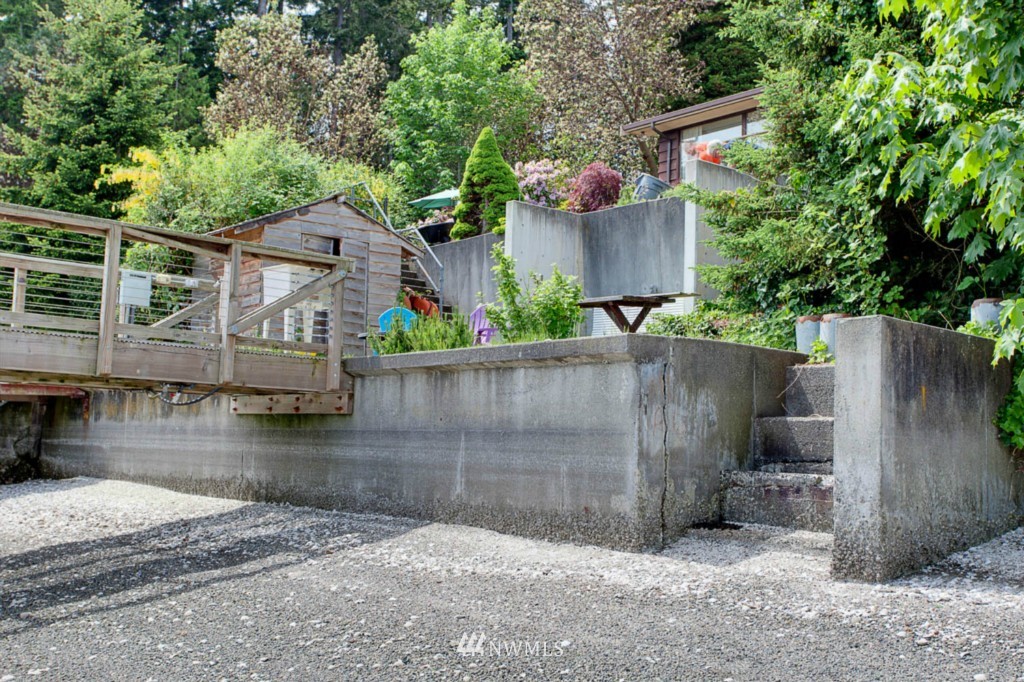 15958-15972 Virginia Point Road Northeast Poulsbo, WA 98370 - Photo 10 of 24 Gallery Image 10