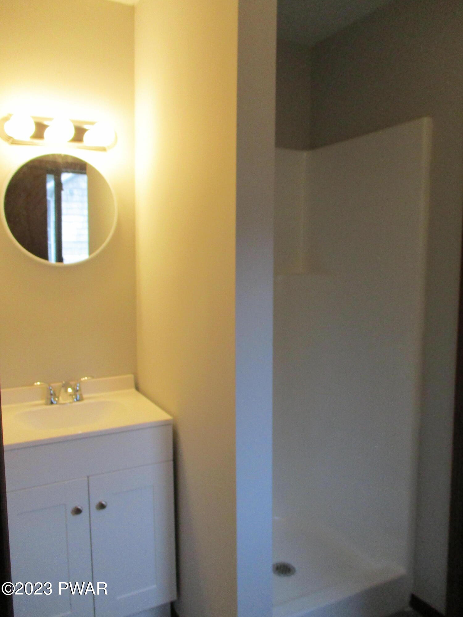 176 Doolan Road Dingmans Ferry, PA 18328 - Photo 13 of 23 Full Bath