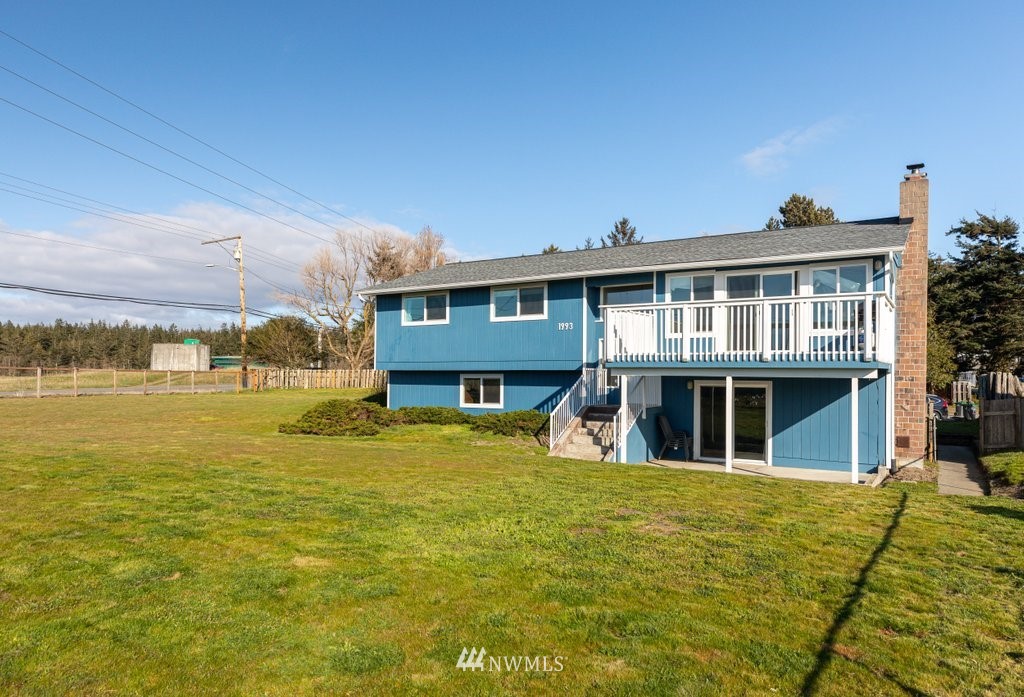 1993 Island View Road Oak Harbor, WA 98277 - Photo 3 of 39 Gallery Image 3