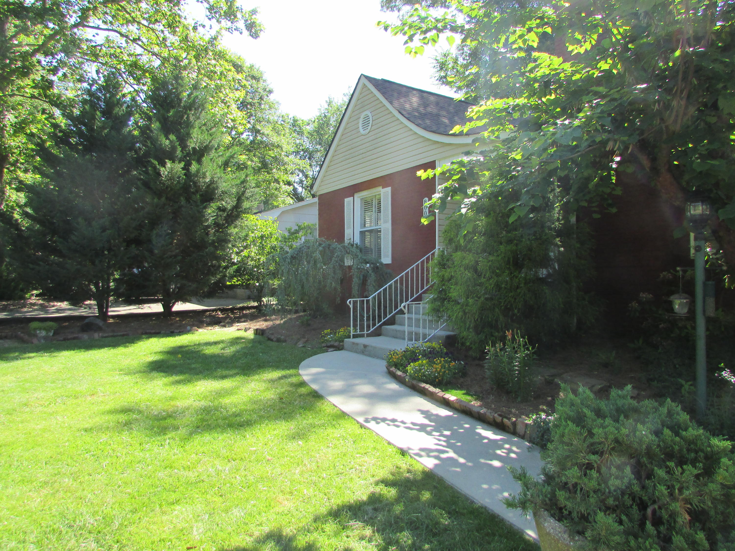 800 Kesterson Road Knoxville, TN 37918 - Photo 34 of 37 2016-06-08 037