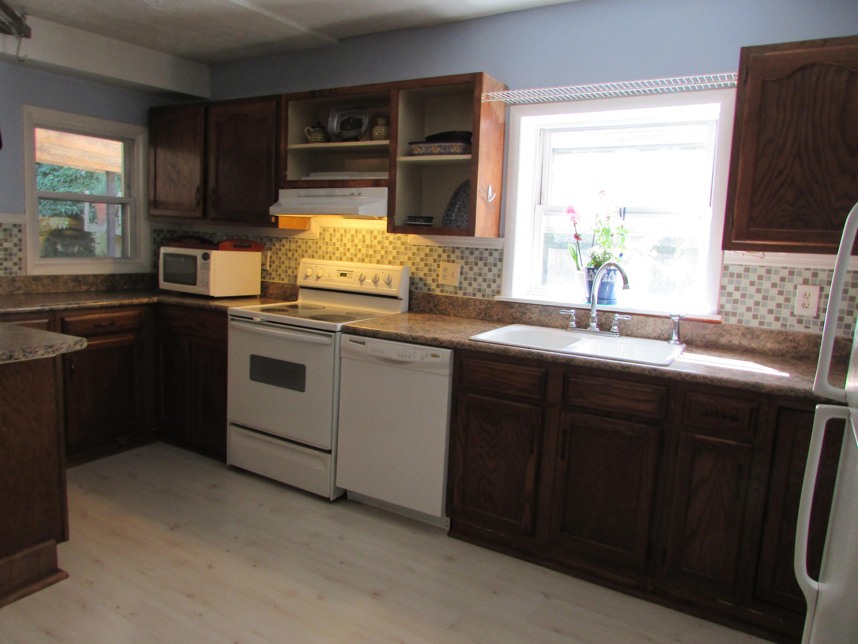 800 Kesterson Road Knoxville, TN 37918 - Photo 10 of 37 2016-06-08 010
