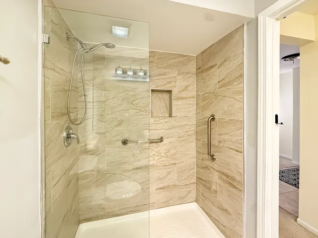 $2,150 | 1206 Ballantrae Place, Unit B, Mundelein, IL 60060