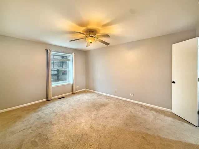 $2,150 | 1206 Ballantrae Place, Unit B, Mundelein, IL 60060