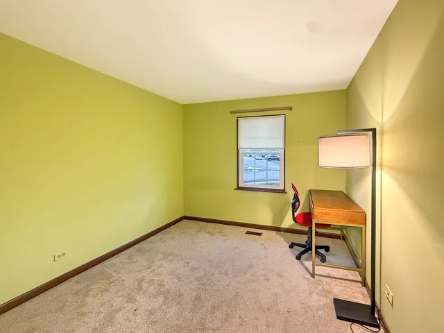 $2,150 | 1206 Ballantrae Place, Unit B, Mundelein, IL 60060