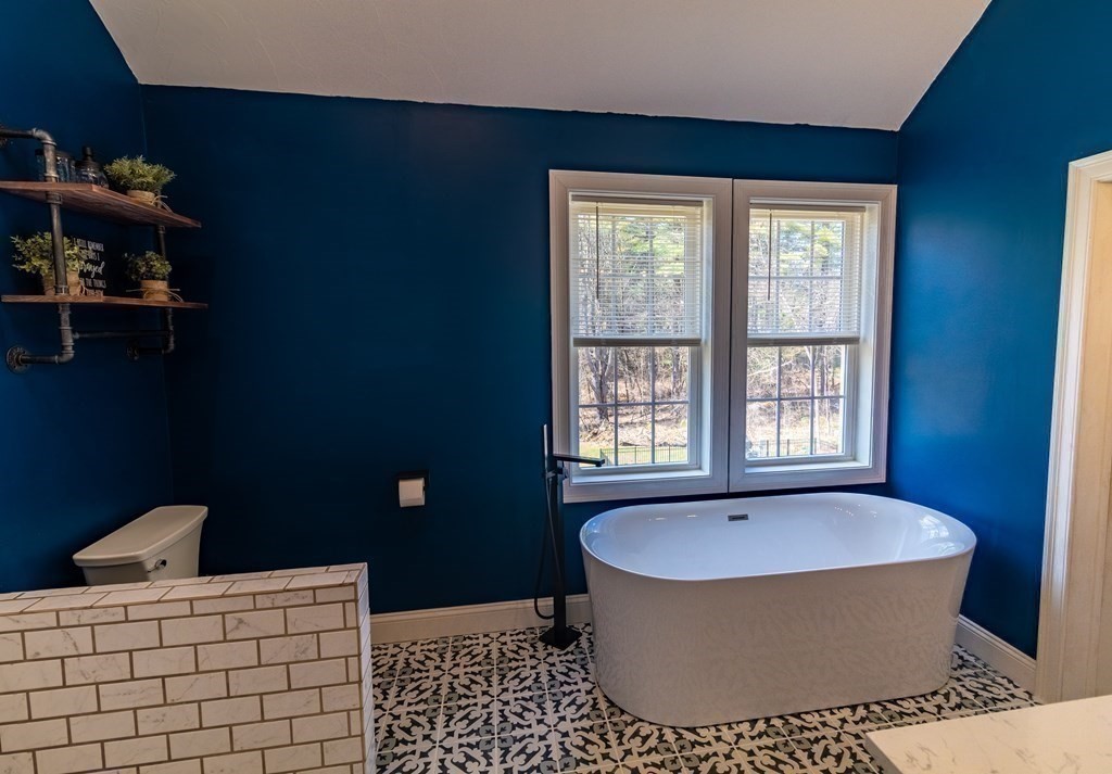 367 New Boston Road Sturbridge, MA 01566 - Photo 21 of 40