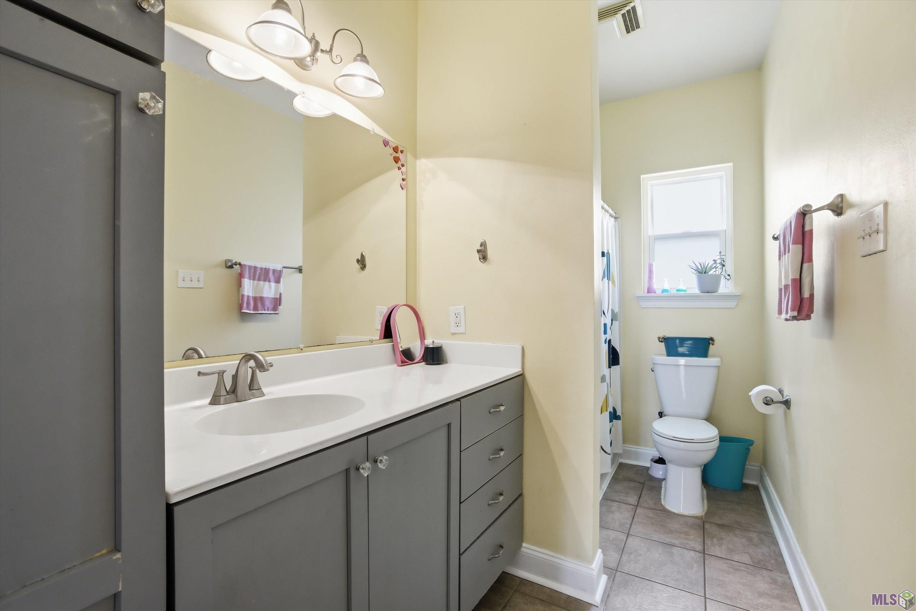 2047 Falconcrest Drive Denham Springs, LA 70726 - Photo 12 of 16