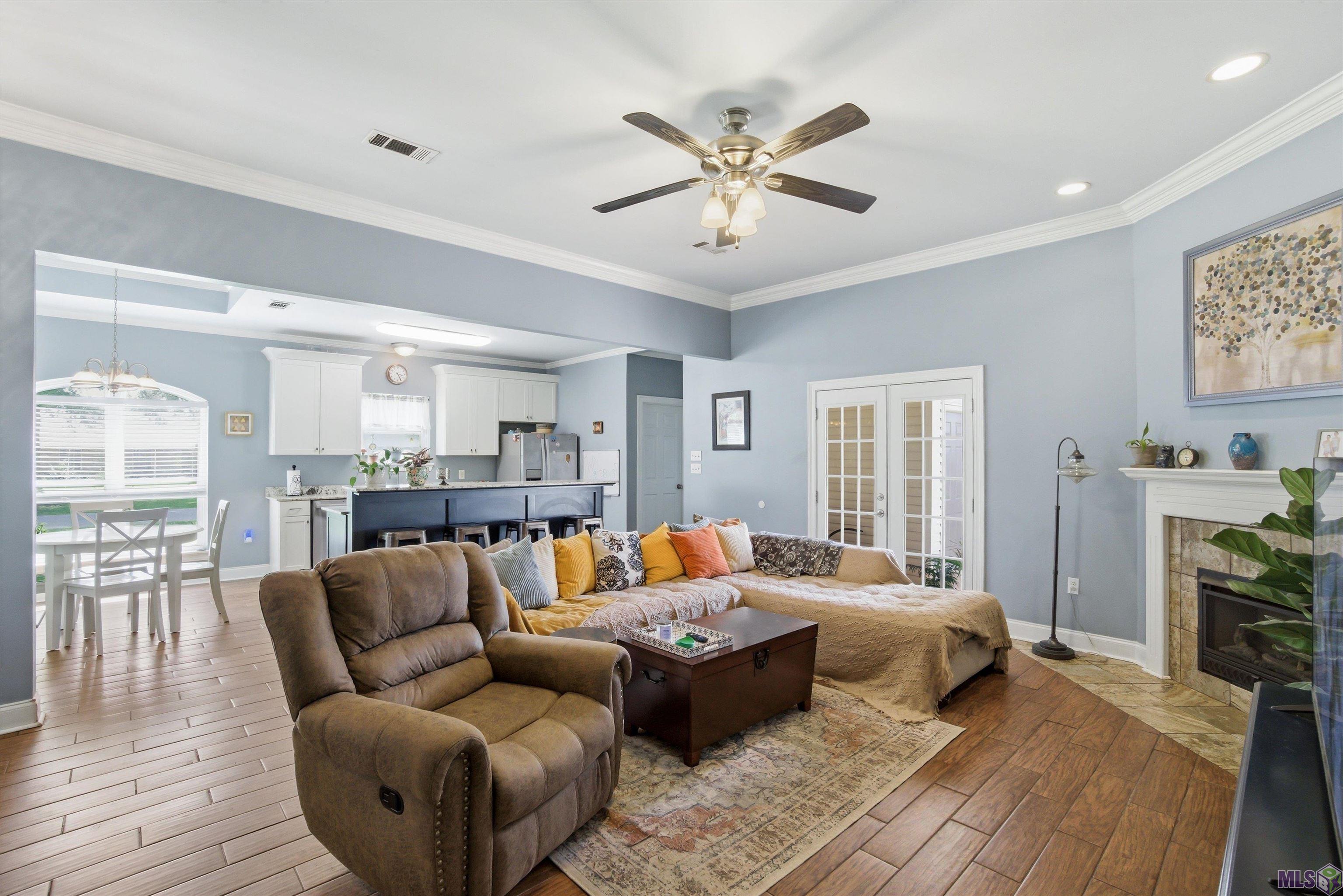 2047 Falconcrest Drive Denham Springs, LA 70726 - Photo 2 of 16