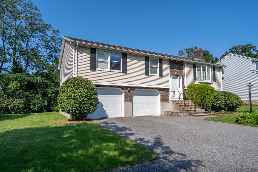 38 Bonnybrook Road Worcester, MA 01606 - Photo 2 of 28 Gallery Image 2
