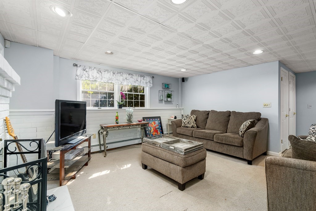38 Bonnybrook Road Worcester, MA 01606 - Photo 27 of 28 Gallery Image 27